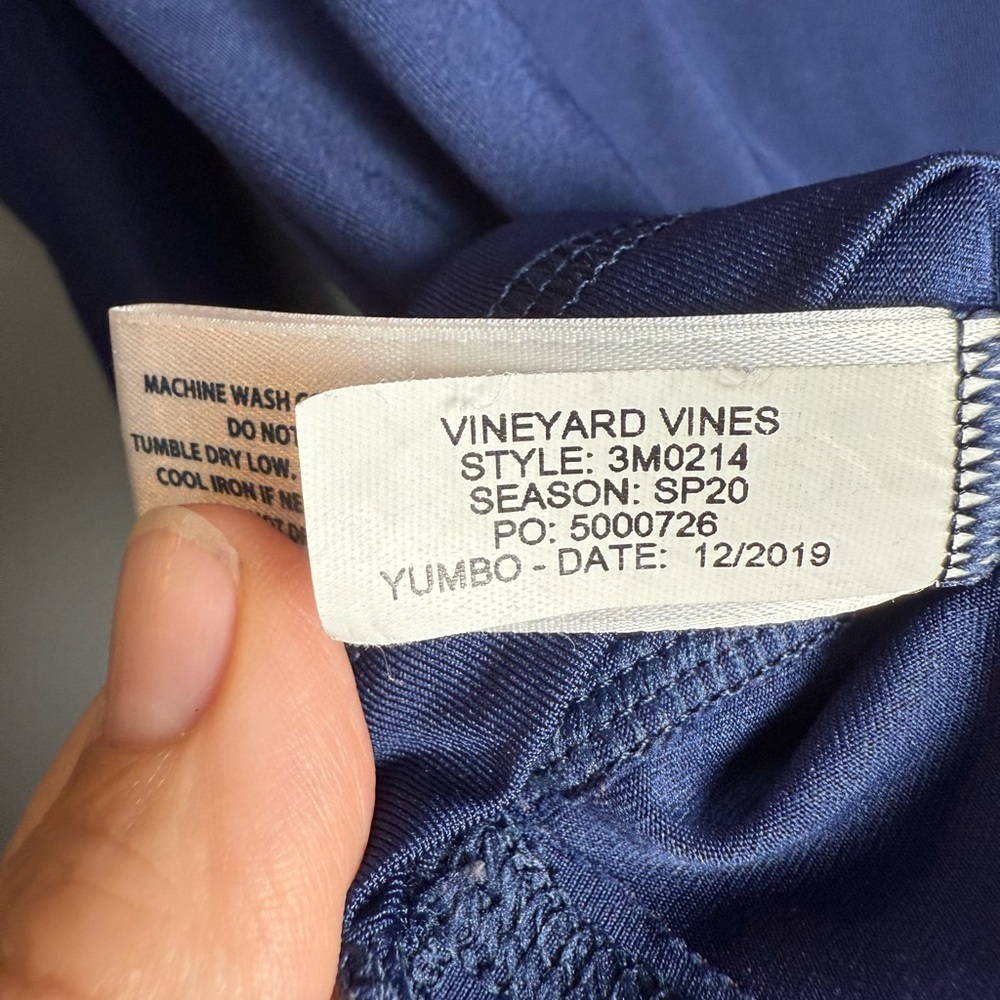 Vineyard Vines Performance Navy Rash Guard LS Poly Blend Whale Logo kidSz L (14) - Picture 8 of 8